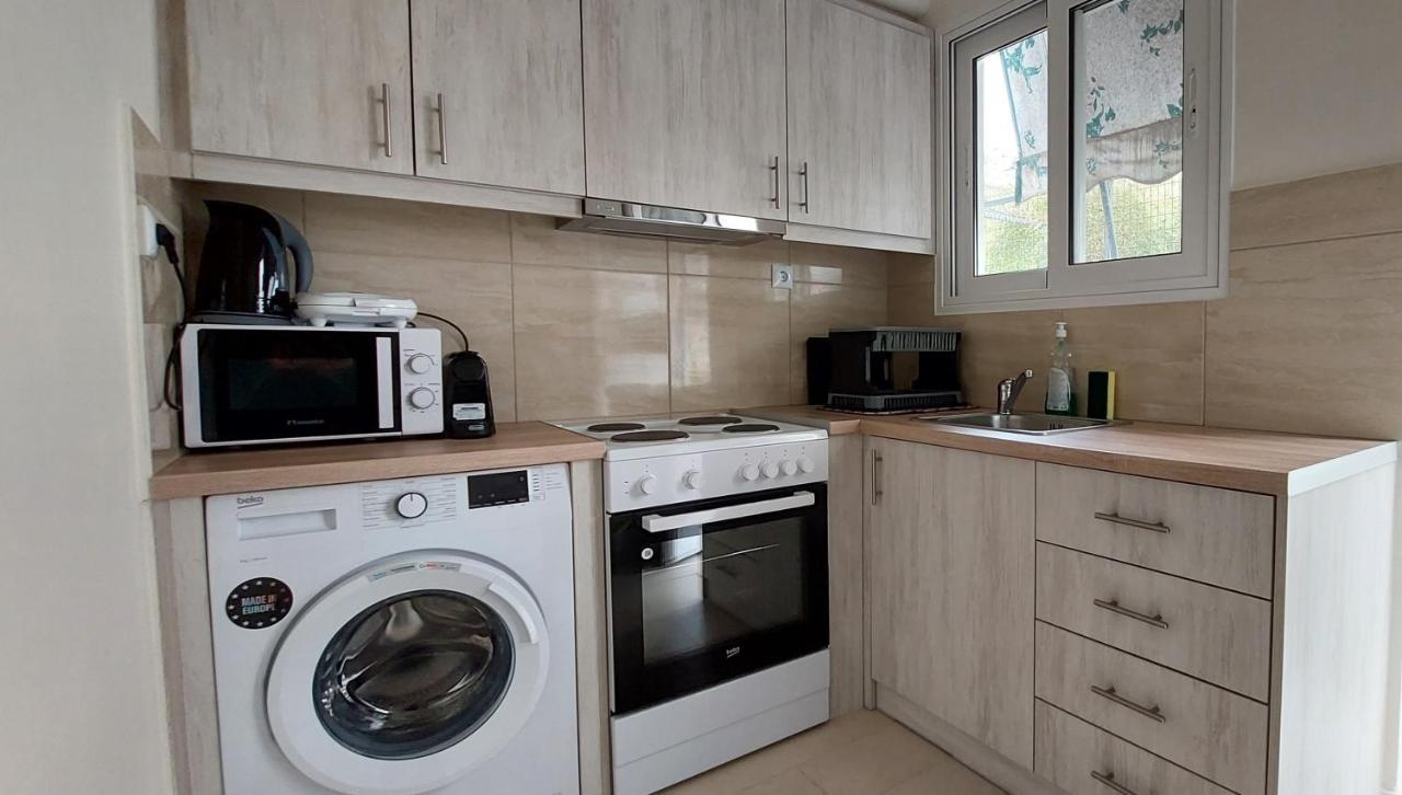 Cozy Apartment In Nea Smyrni Атина Екстериор снимка