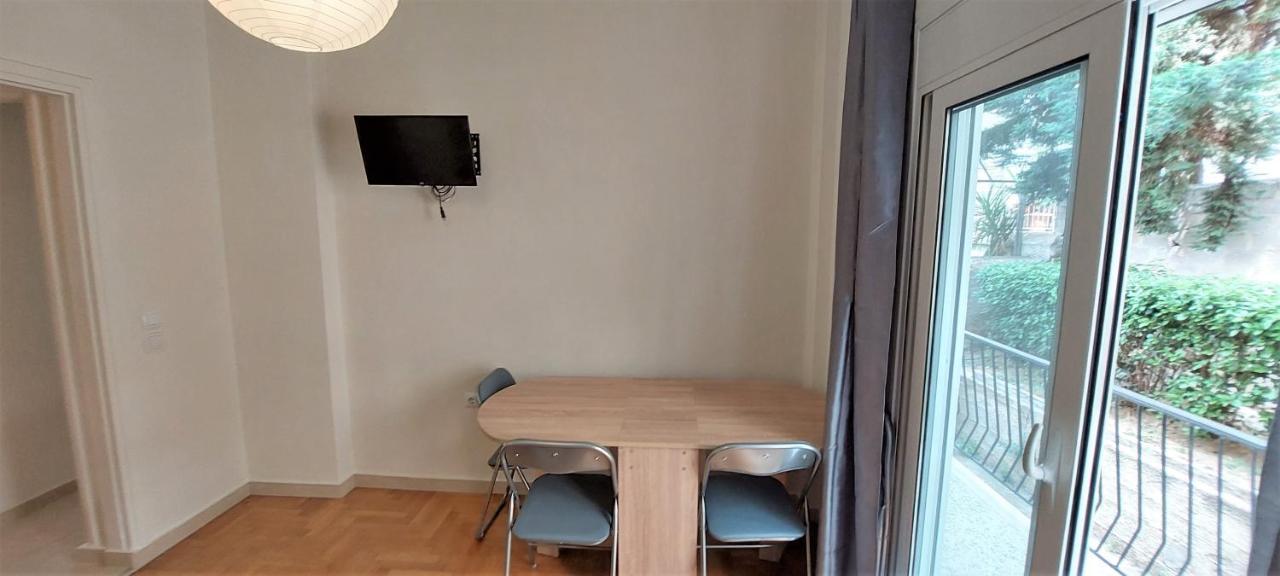Cozy Apartment In Nea Smyrni Атина Екстериор снимка