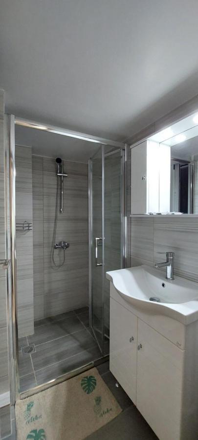 Cozy Apartment In Nea Smyrni Атина Екстериор снимка